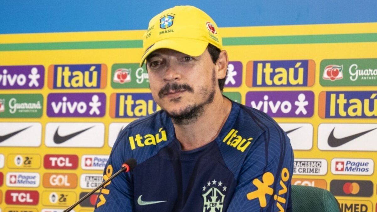 Mais jovem, seleção ganha "cara de Diniz" e tenta reagir