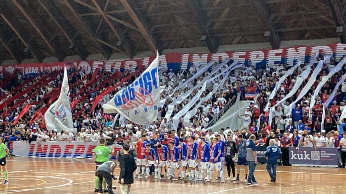 Paraná Clube lota ginásios no futsal: emocionante e deprimente