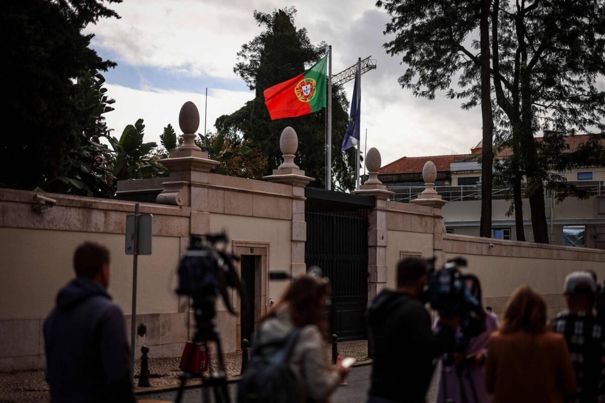 Premiê, chefe de gabinete e ministros de Portugal viram alvo