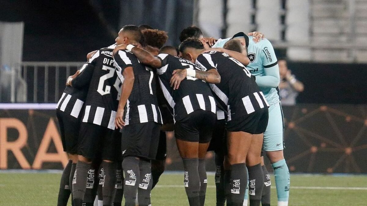 Pressionado, Botafogo encara o Grêmio em duelo direto por título
