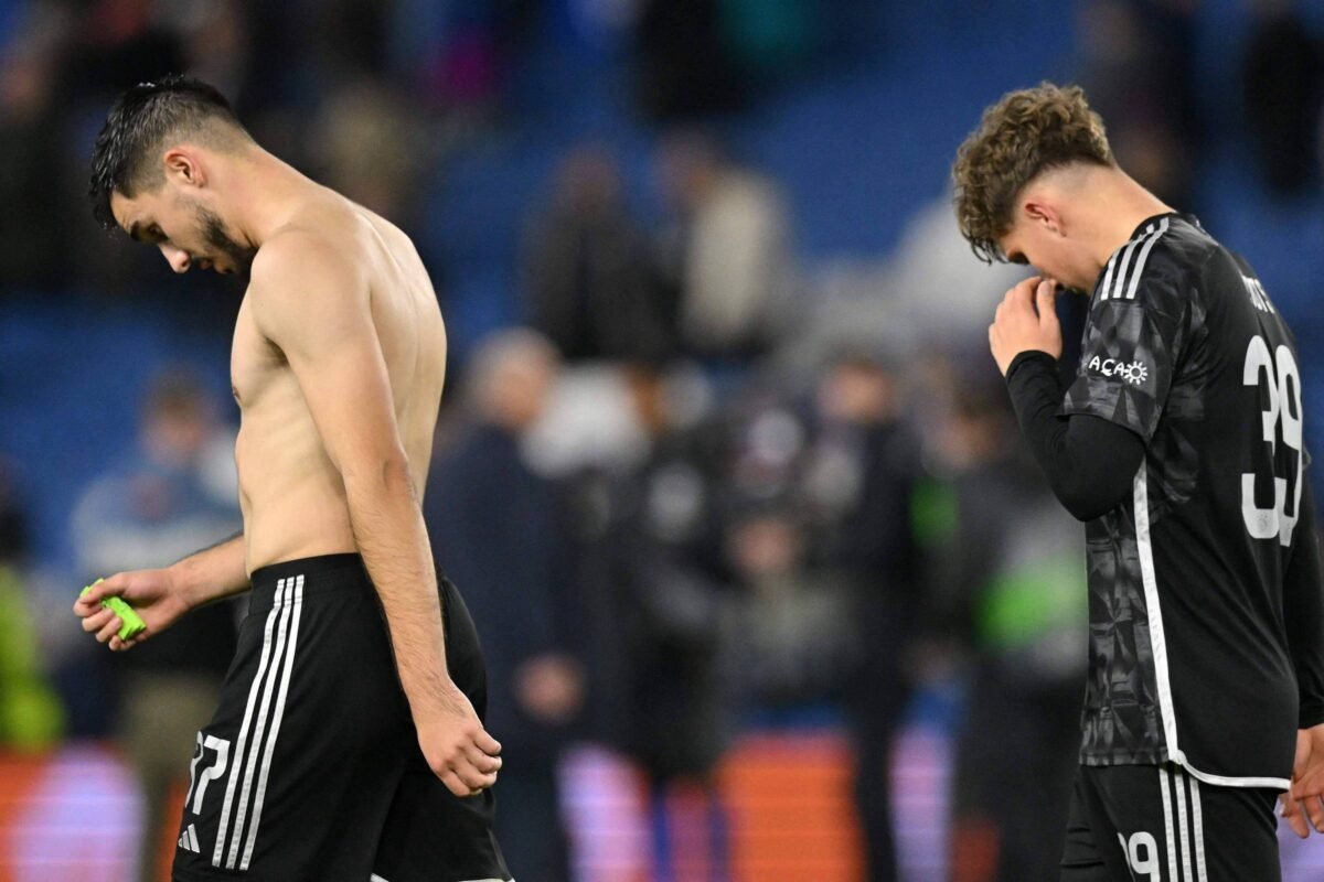 Sem vencer há dez jogos, Ajax chega à lanterna na