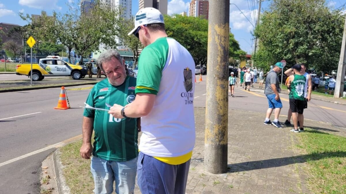 Torcedores criam abaixo-assinado para que Coritiba tenha eleições