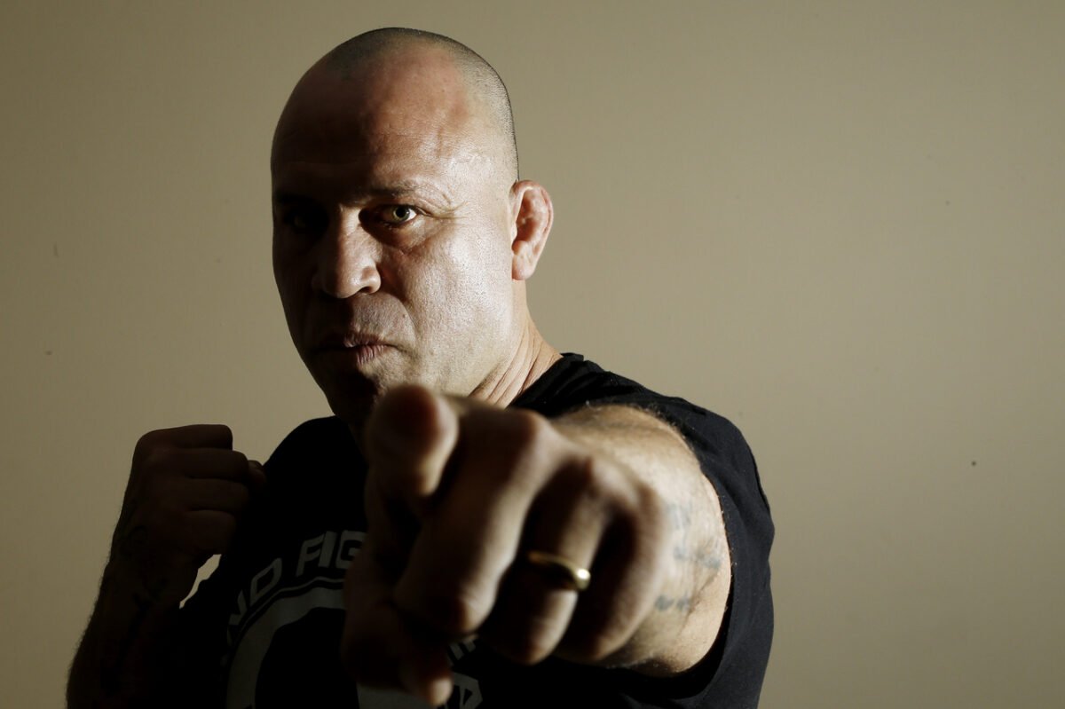 Wanderlei Silva faz desafio a segurança de MC Daniel