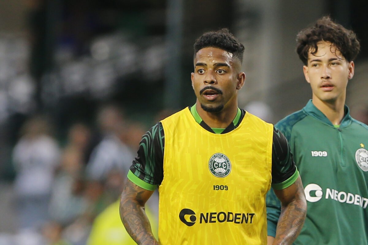 Adversário da Série B contrata lateral ex-Coritiba