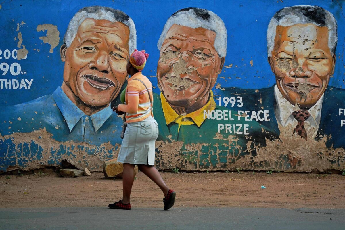 África do Sul: caldeirão dez anos após morte de Mandela
