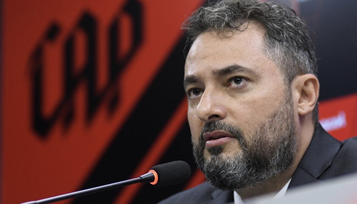 Alexandre Mattos deixa o Athletico e deve ir para rival