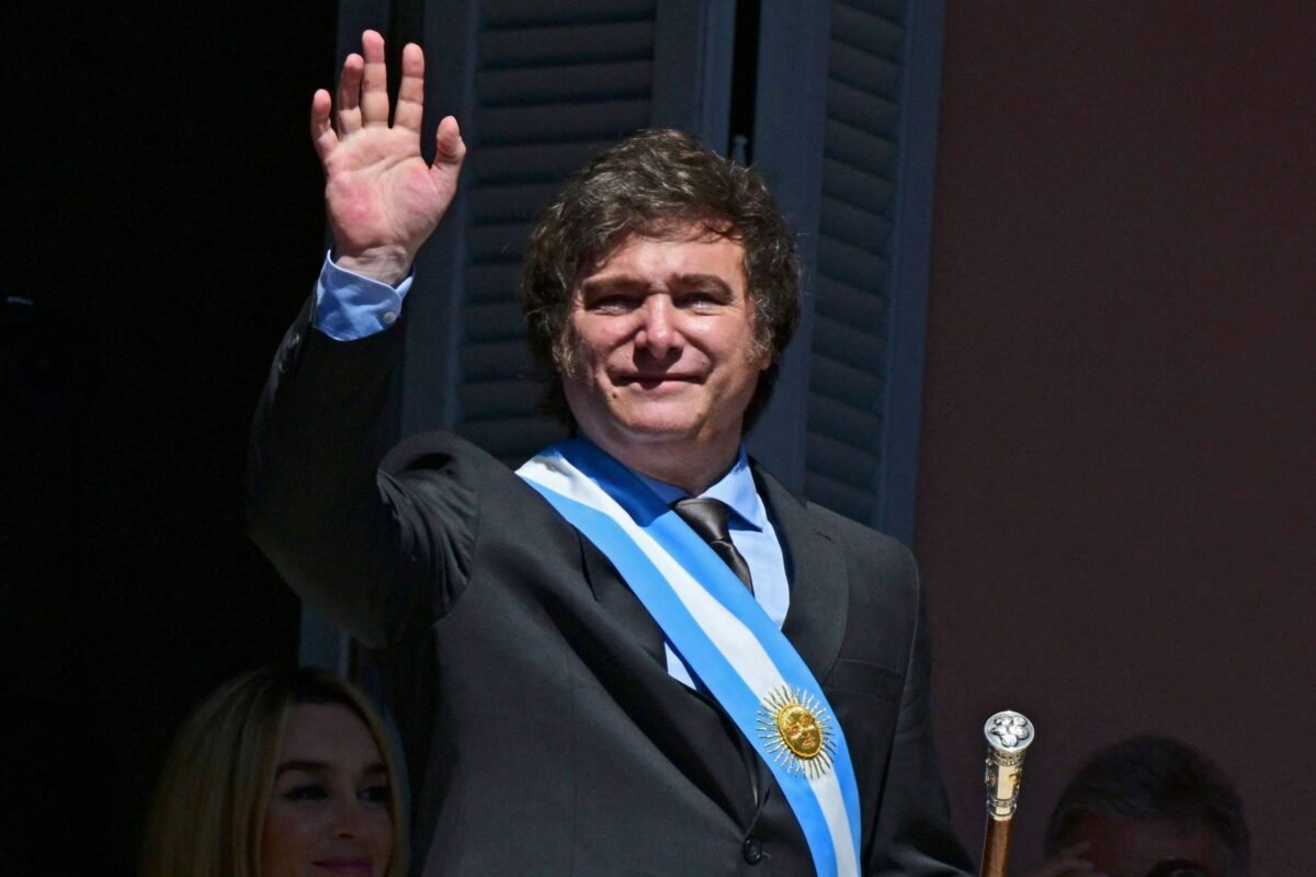 Argentina: Oposição contesta decreto de Milei ante Supremo - 29/12/2023