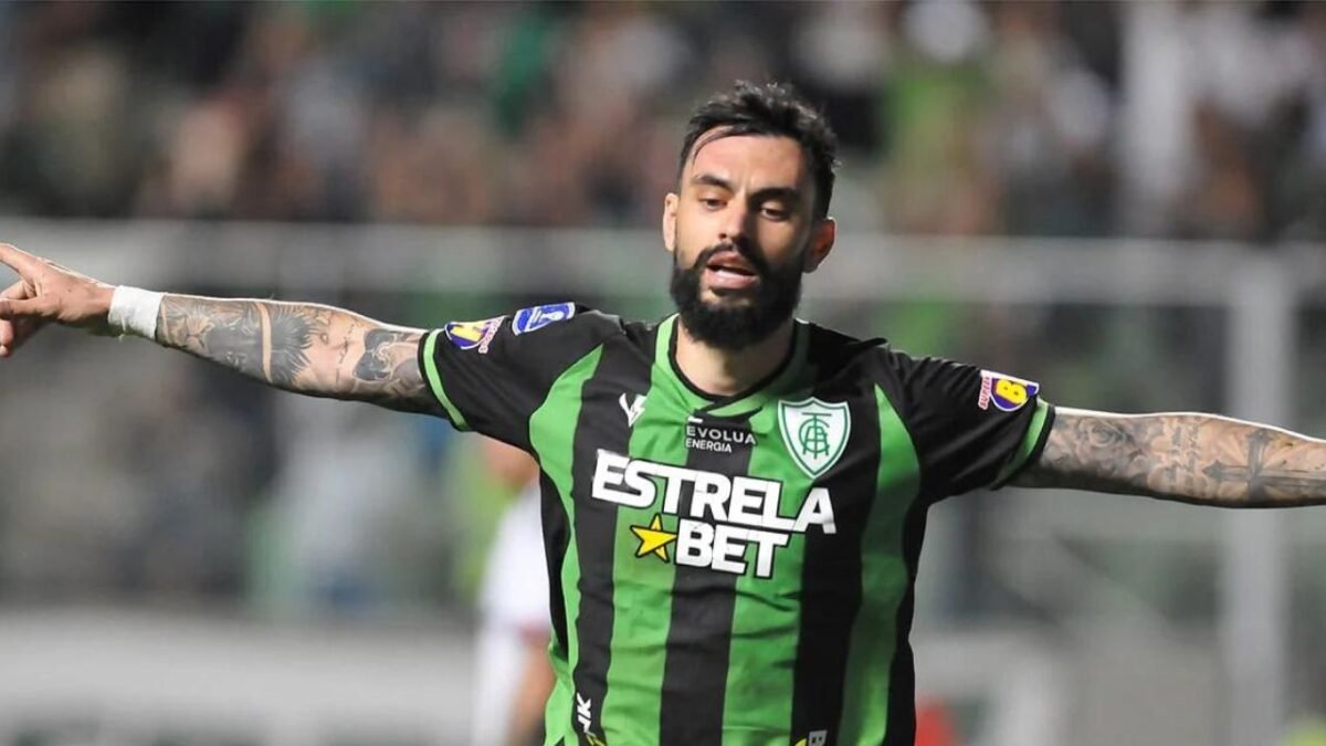 Athletico negocia com destaque do América-MG