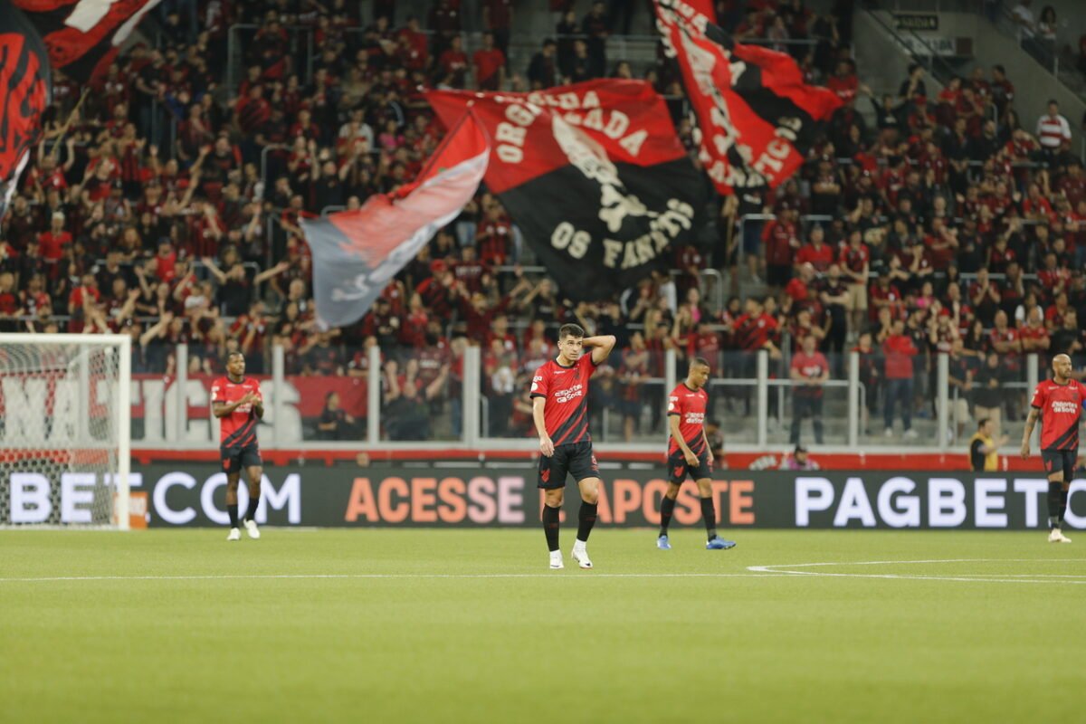 Athletico tem queda em premiação acumulada de campeonatos