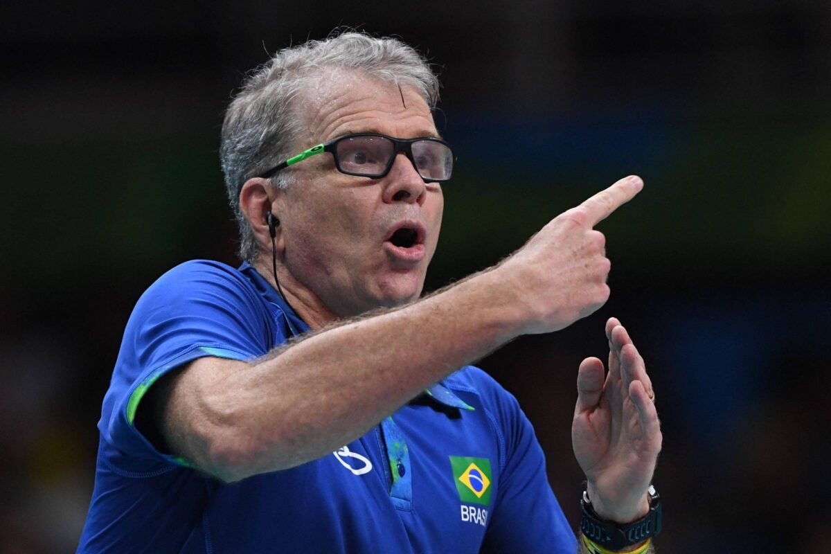 Bernardinho volta a ser técnico da seleção masculina de vôlei