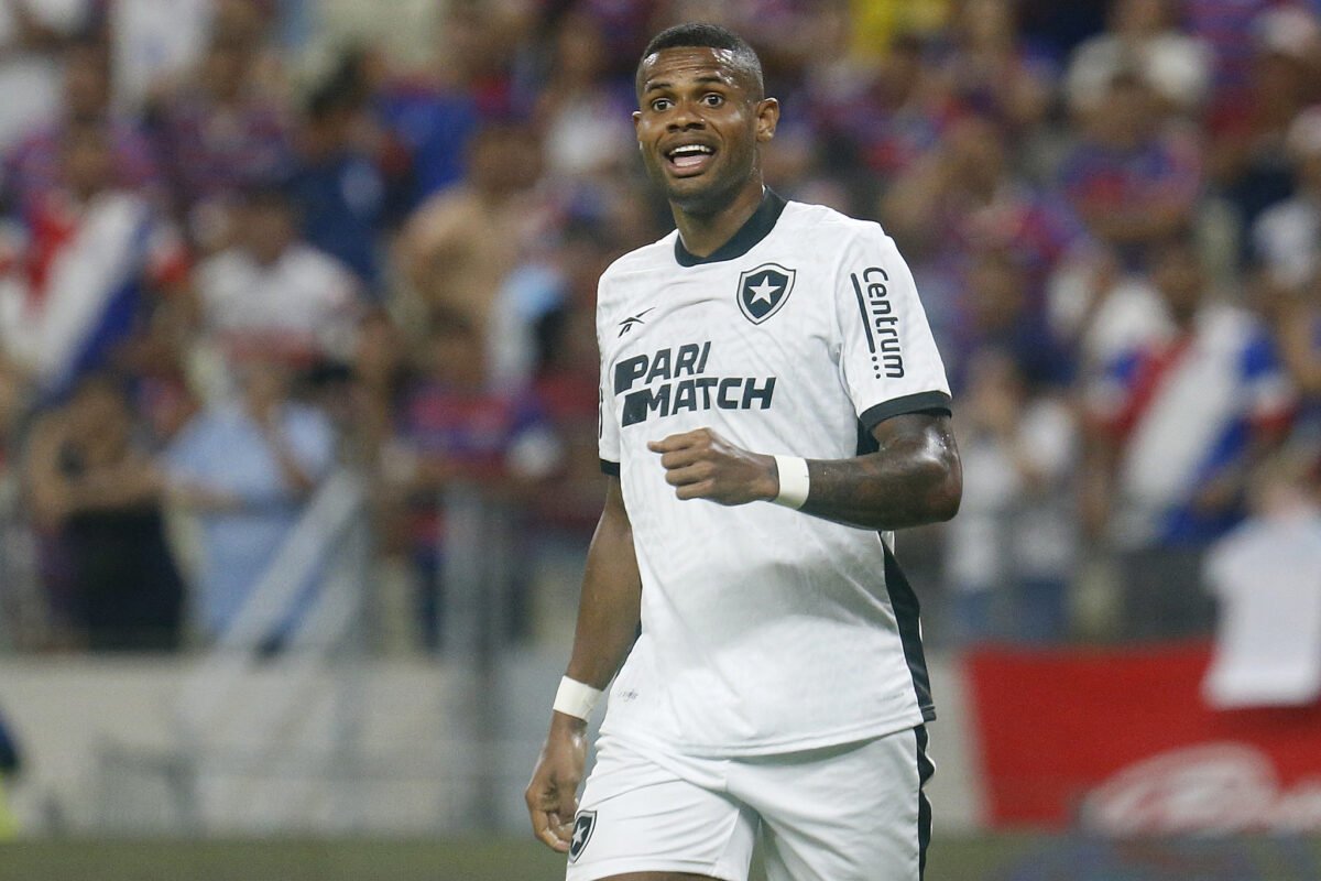 Botafogo visita o Inter para buscar vaga direta na Libertadores