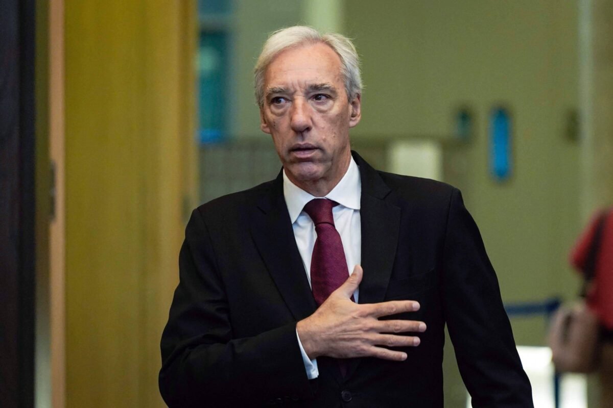 Casos de xenofobia são ínfimos, diz chanceler de Portugal -