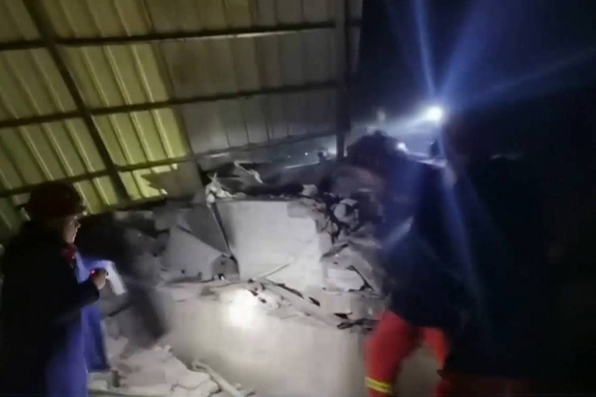 China: Terremoto mata ao menos 118 e fere mais de