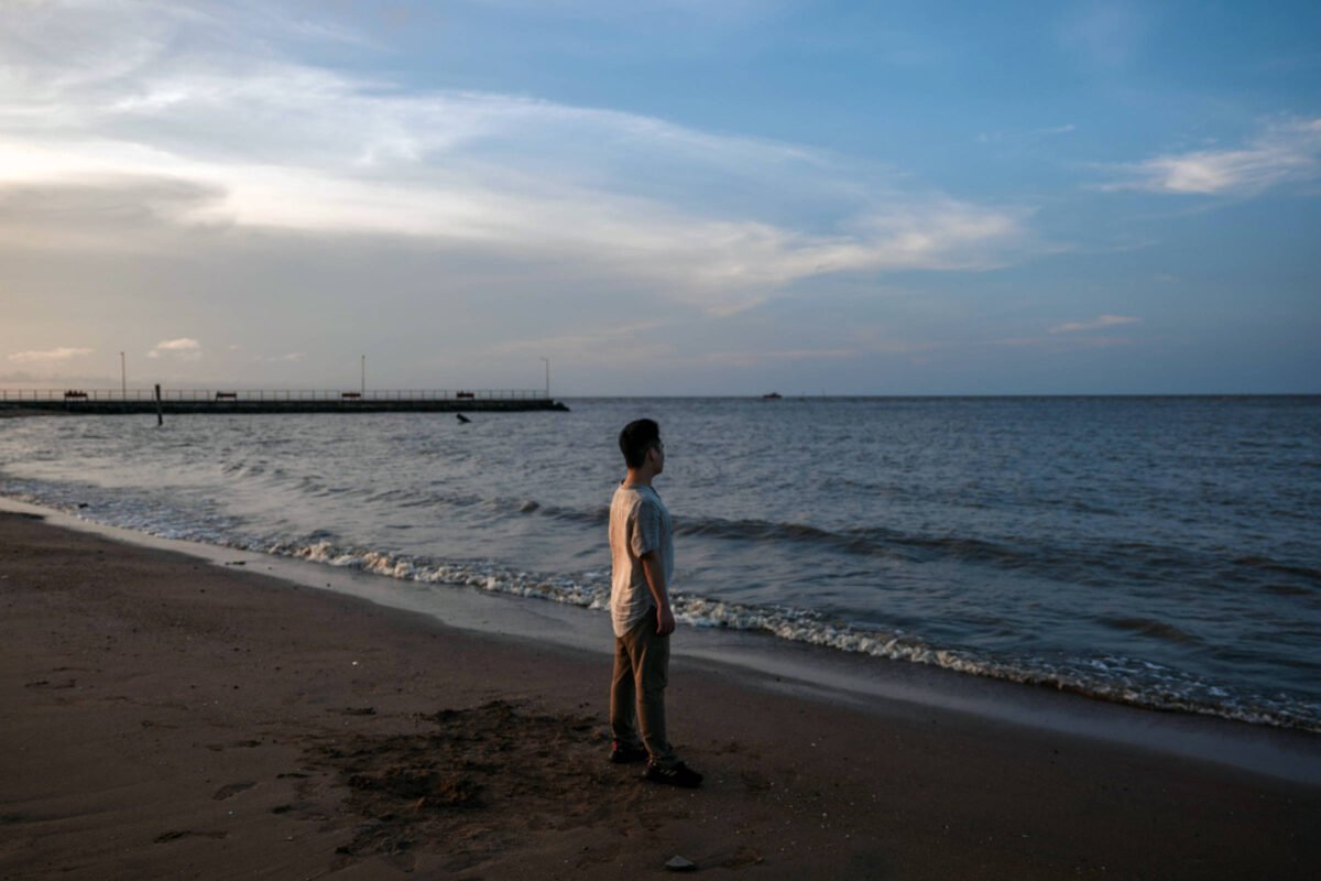 Chinês é vítima de tráfico humano para dar golpes online