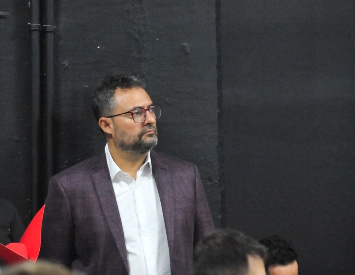 Clube da Série A tem negociações avançadas com Alexandre Mattos