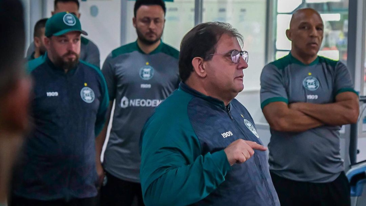 Coritiba não terá dupla titular contra o Corinthians; jovem da