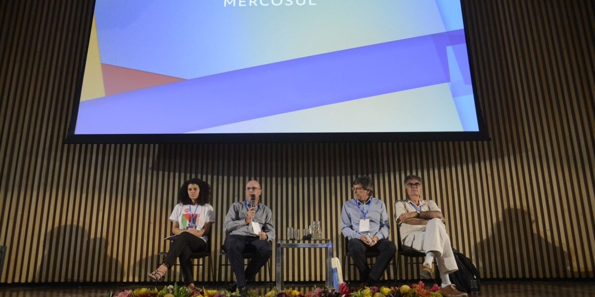 Cúpula Social do Mercosul defende novo acordo com União Europeia