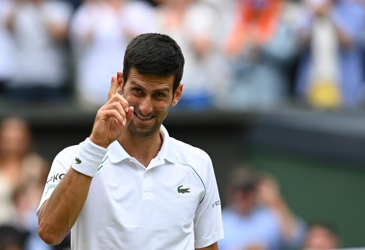 Djokovic doa par de tênis para "turbinar" projeto social brasileiro