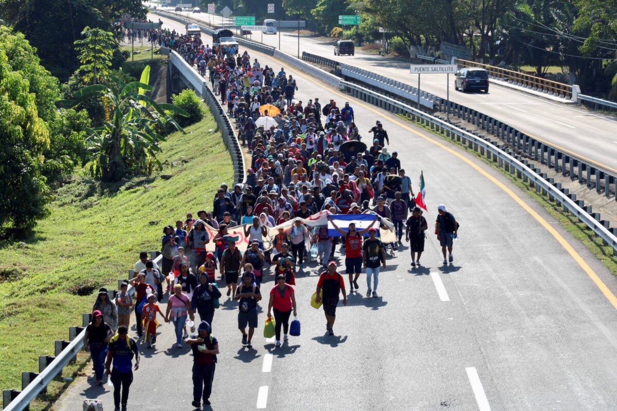 EUA pressionam México para frear fluxo de imigrantes - 27/12/2023