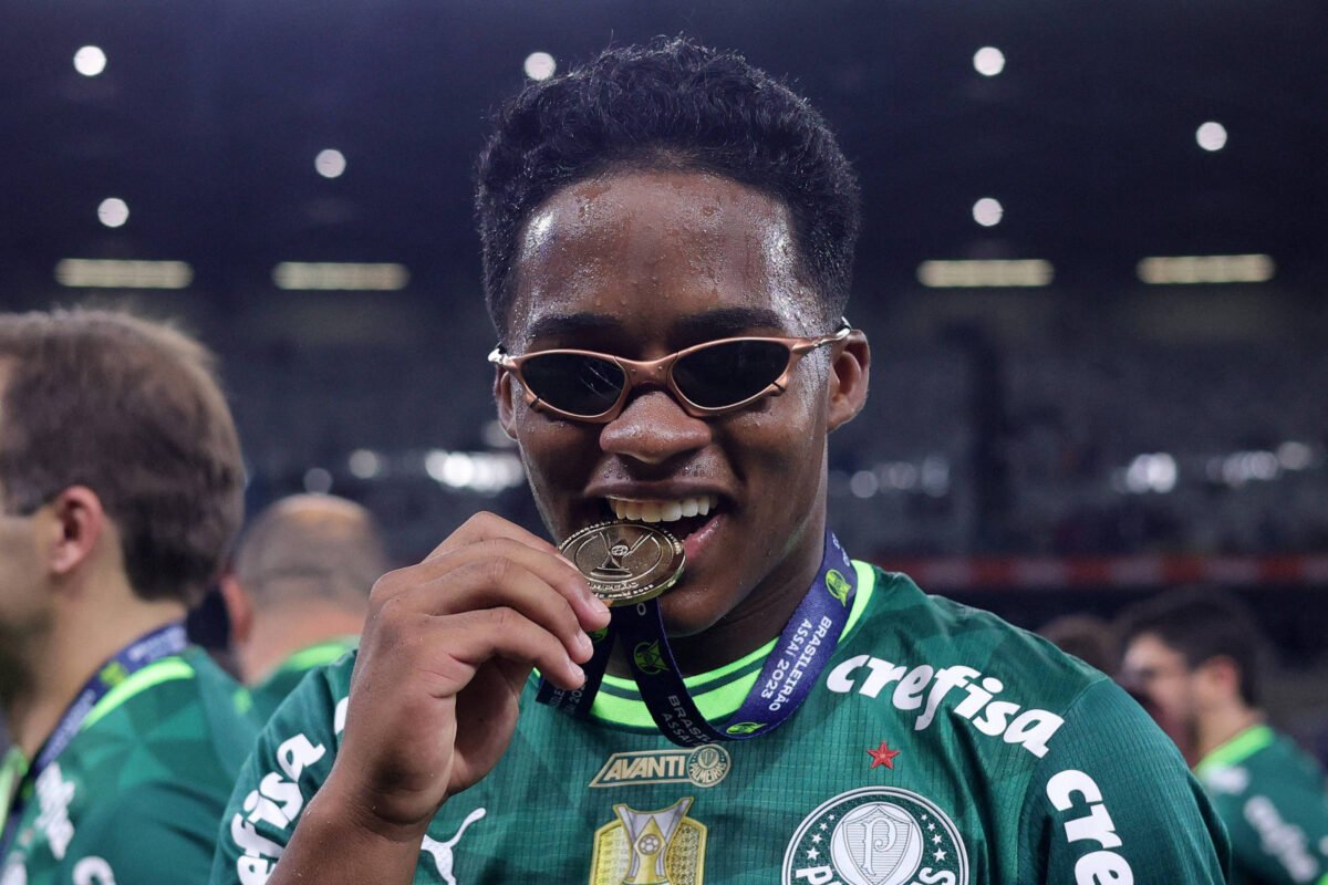 Endrick tem números impressionantes nas redes sociais - 27/12/2023 -