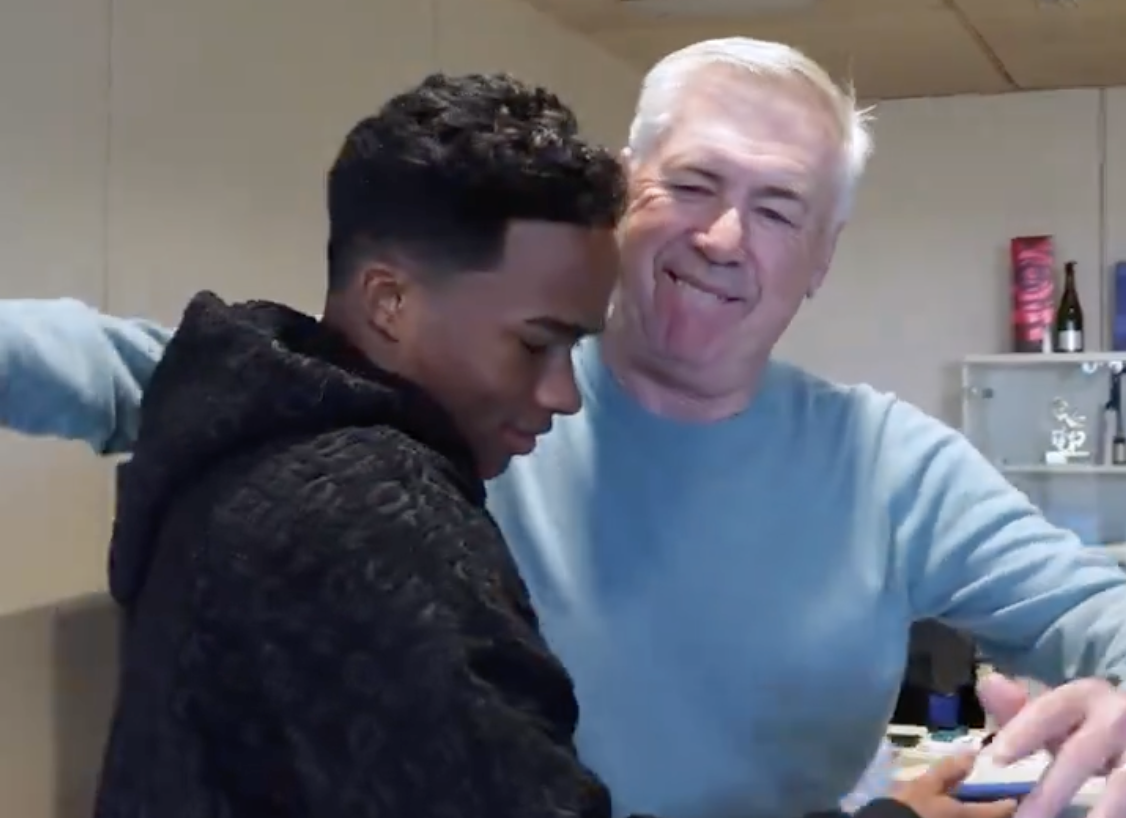 Endrick visita Real Madrid e recebe conselho de Carlo Ancelotti