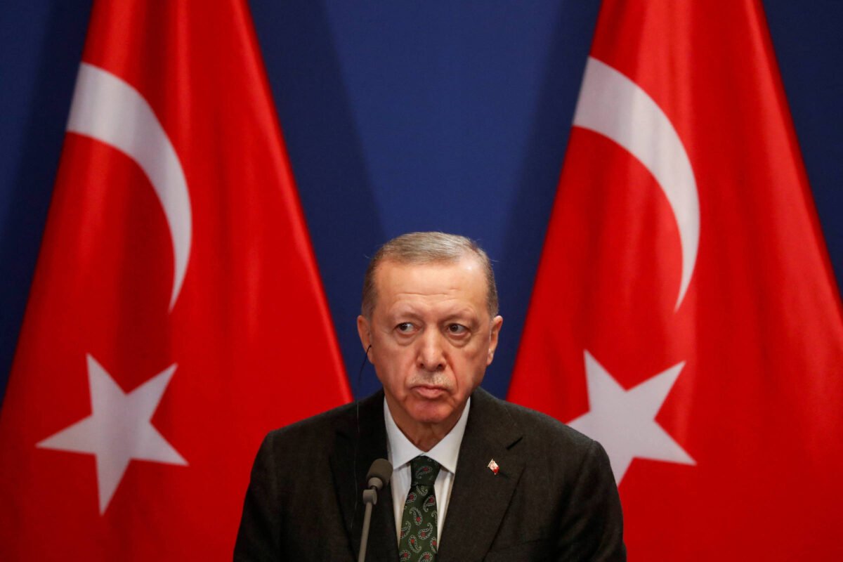 Guerra Israel-Hamas: Erdogan compara Netanyahu a Hitler - 27/12/2023 -