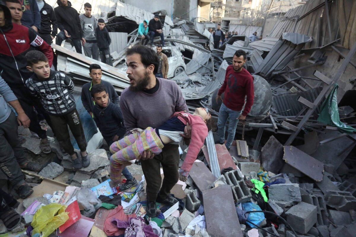 Hamas: Ala política não sabia de invasão, diz jornal -