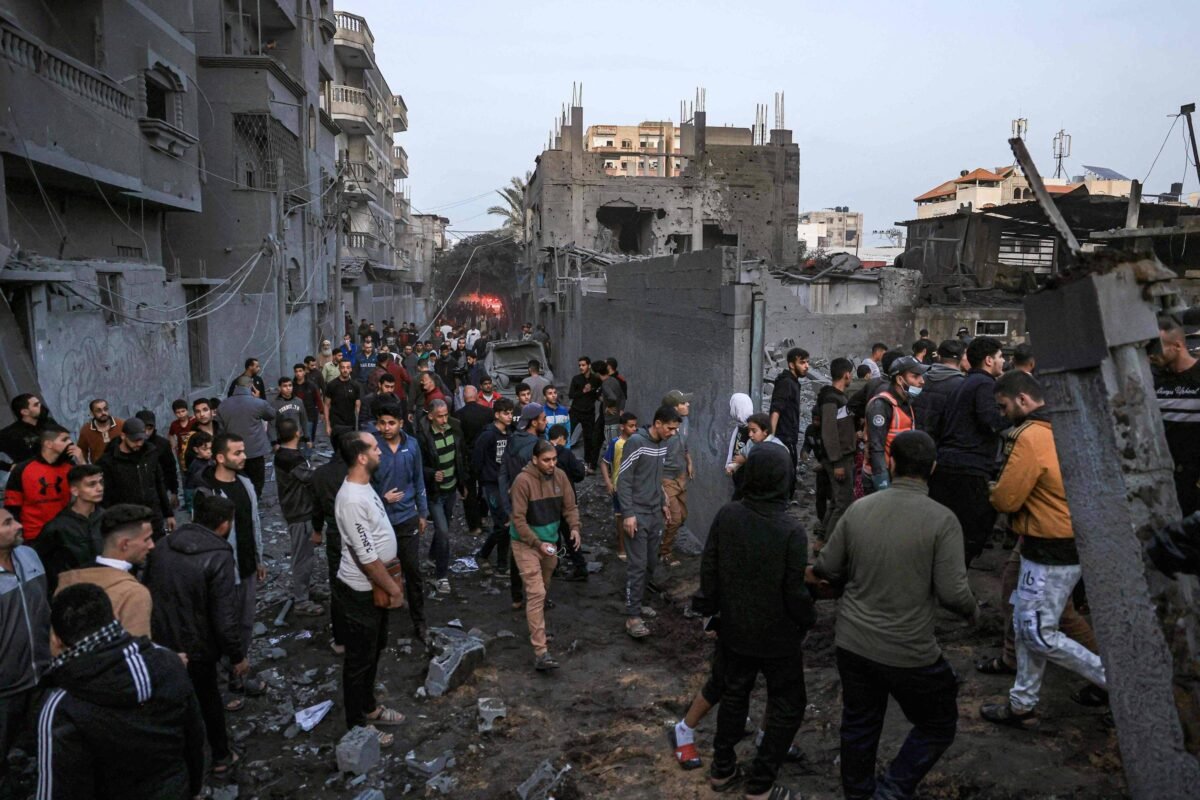 Israel expande invasão terrestre para sul de Gaza - 03/12/2023