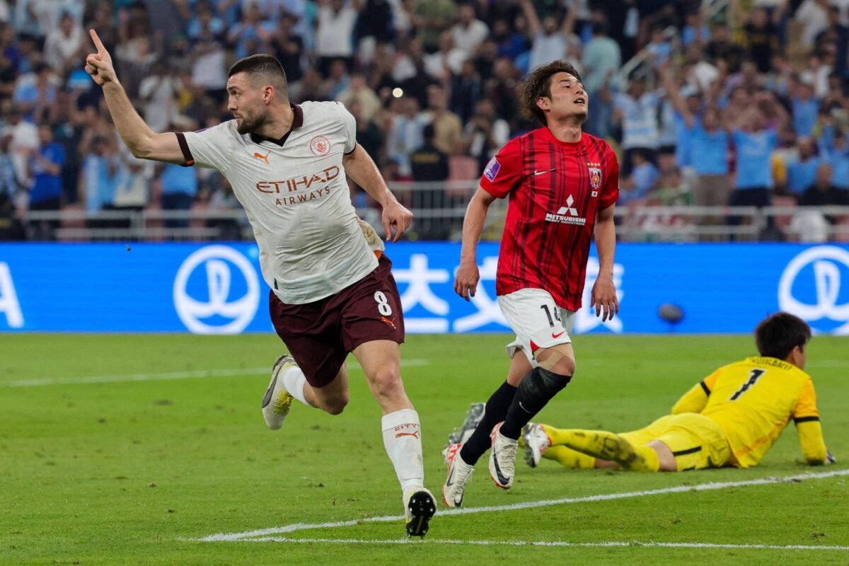 Manchester City vence Urawa e pega Fluminense no Mundial -