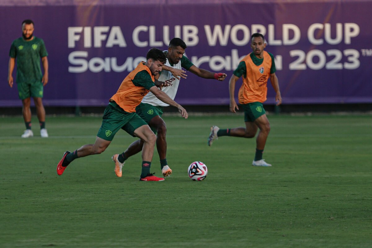 Martinelli estranha clima da Arábia e pede para Flu "adaptação"