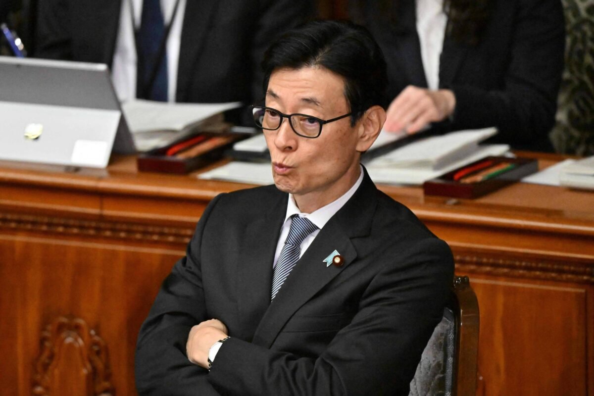 Ministros do Japão renunciam após acusações de corrupção - 14/12/2023