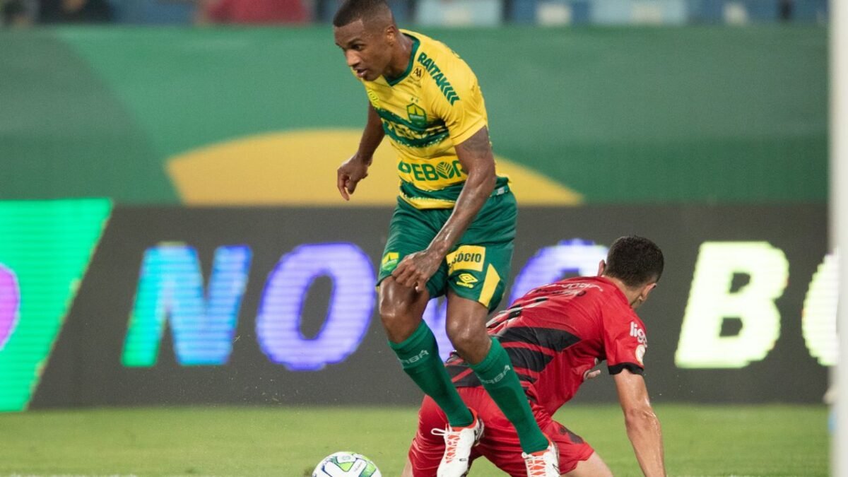 O futebol do Athletico termina 2023 como um bagaço