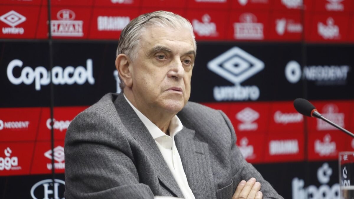 O produto que o Athletico mais vendeu em 2023: mentiras