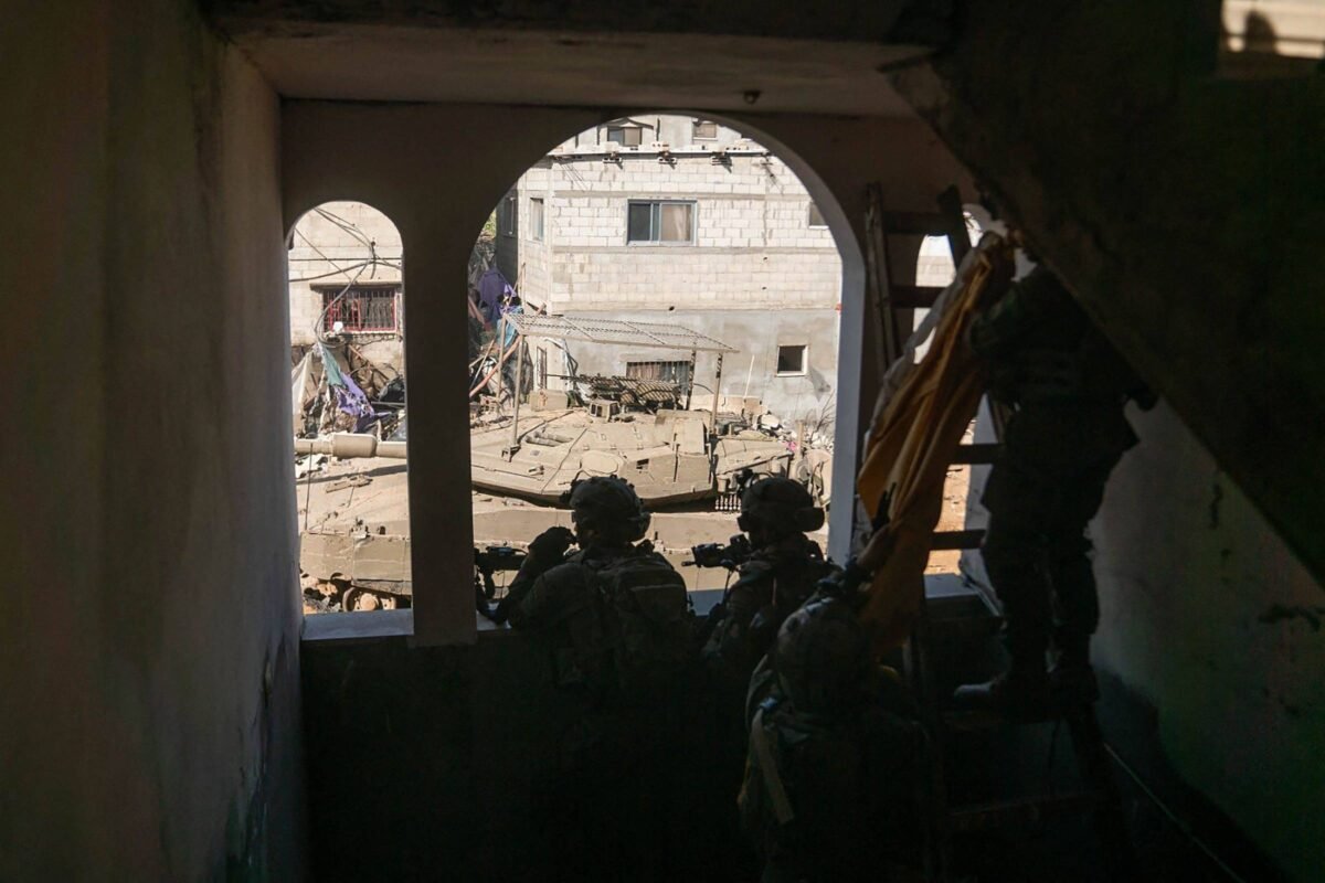 Palestina deslocada dá à luz quadrigêmeos em Gaza - 28/12/2023