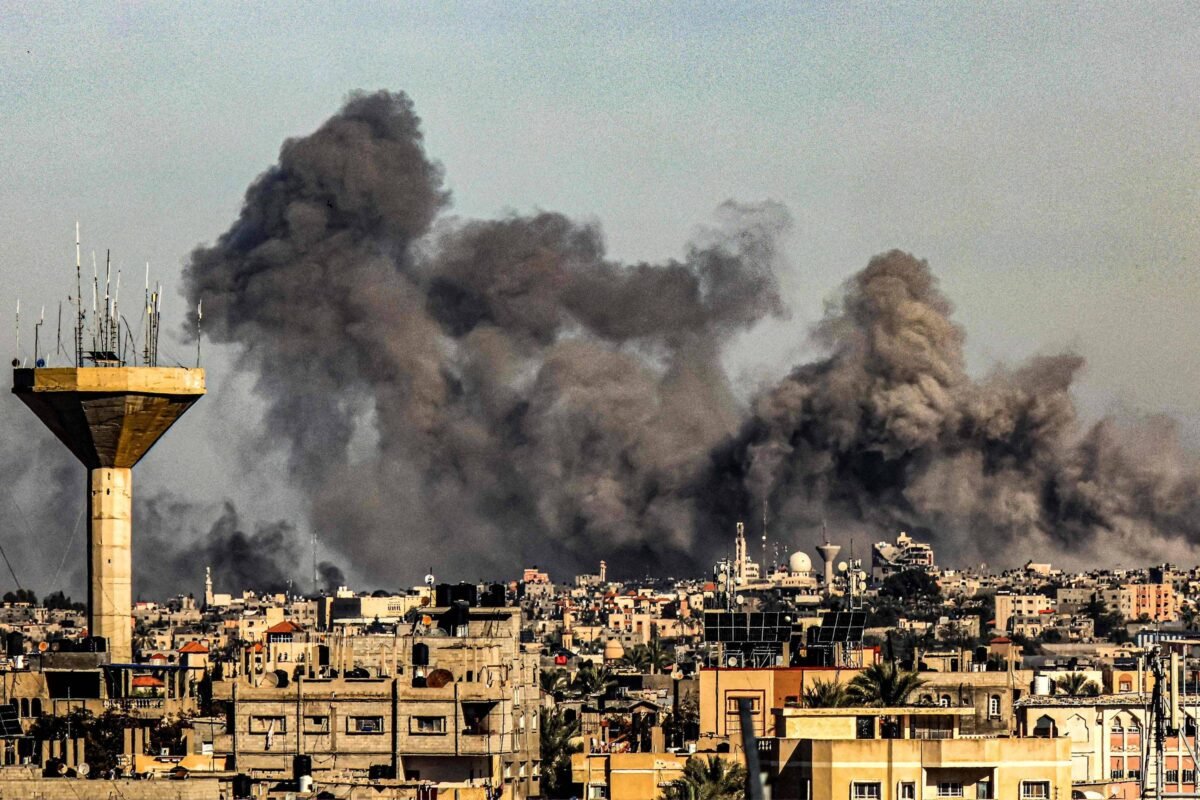 Reféns israelenses mortos seguravam bandeira branca - 16/12/2023 - Mundo