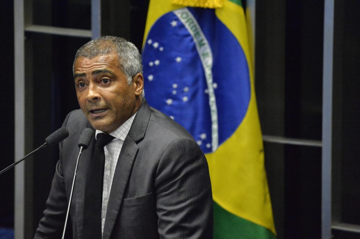Romário fala em "golpe" de Teixeira e Del Nero na