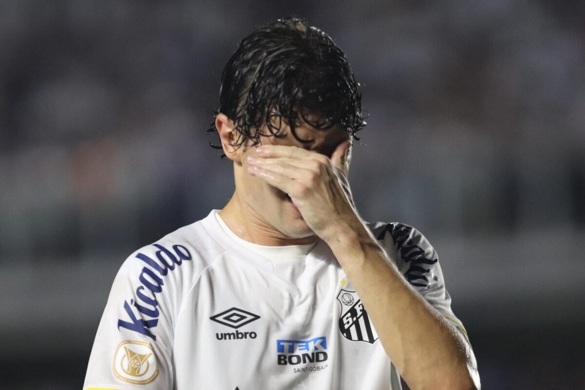 Santos revolta sua torcida e é rebaixado à Série B