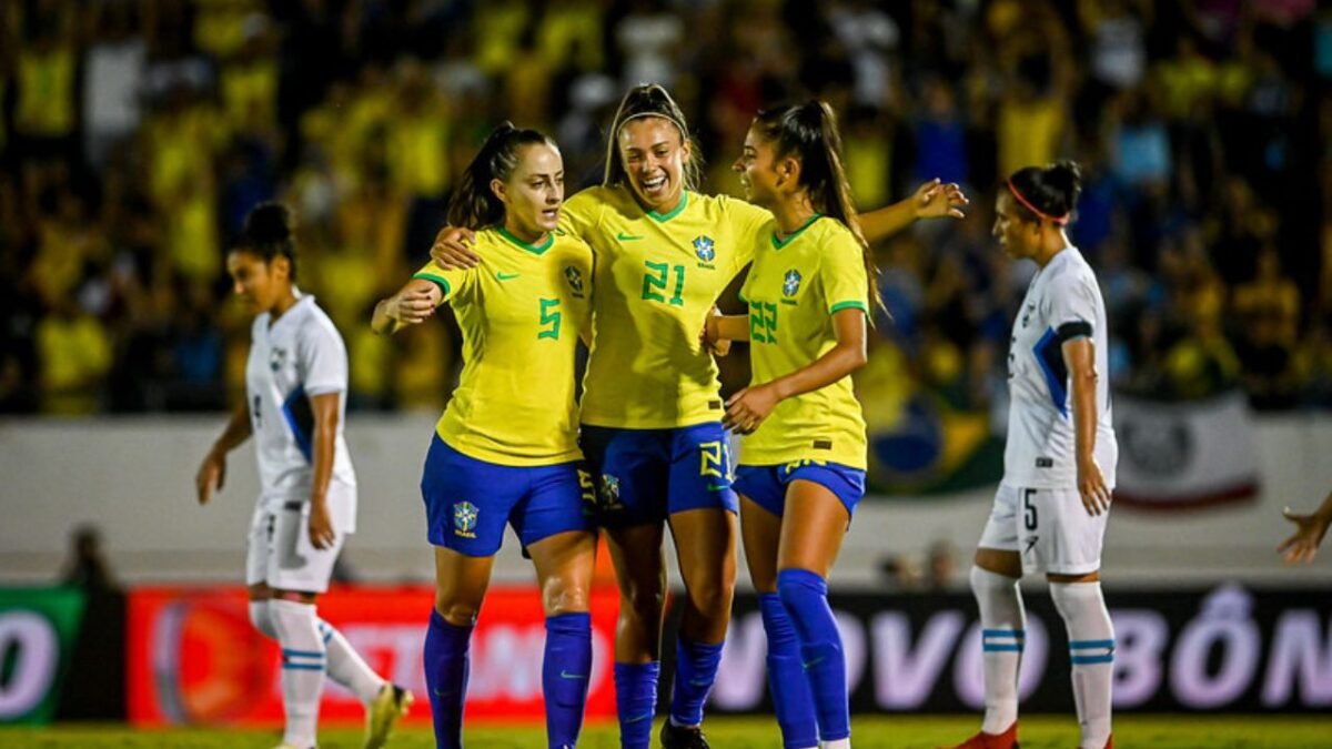 Seleção feminina fecha ano com goleada sobre a Nicarágua