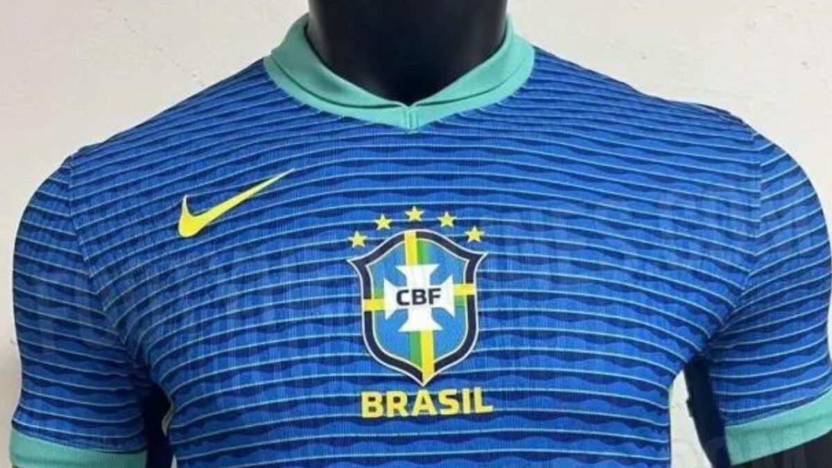 Vaza suposta nova camisa azul da seleção brasileira