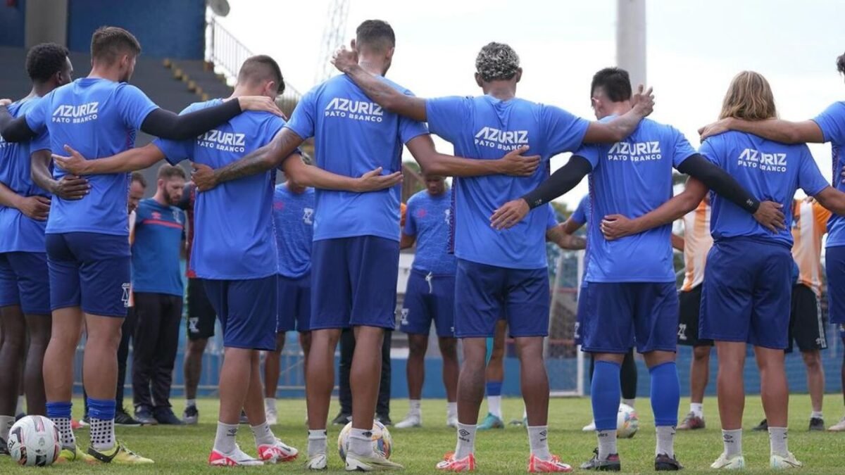 Azuriz briga por calendário para o futuro