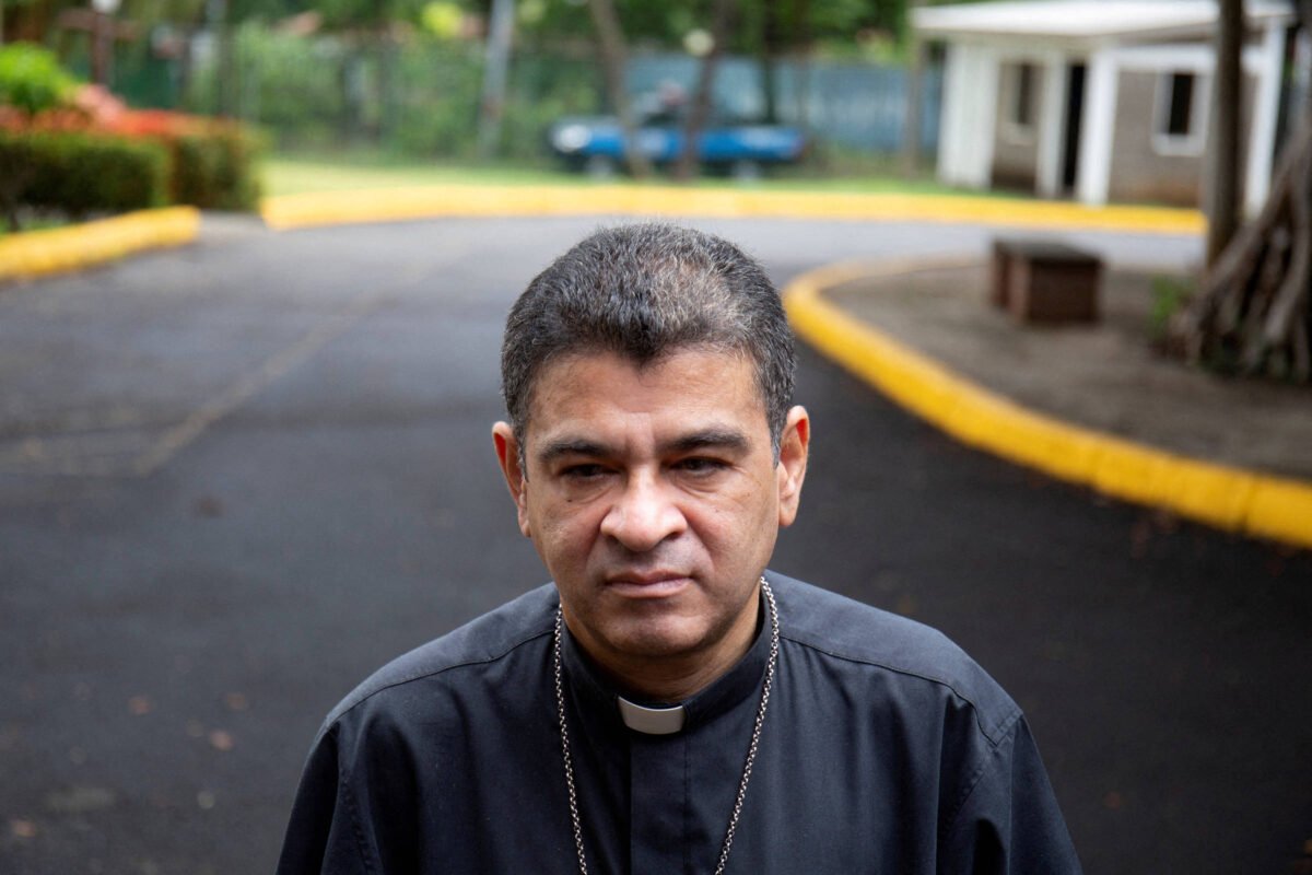 Bispo da Nicarágua é deportado pelo regime de Ortega -