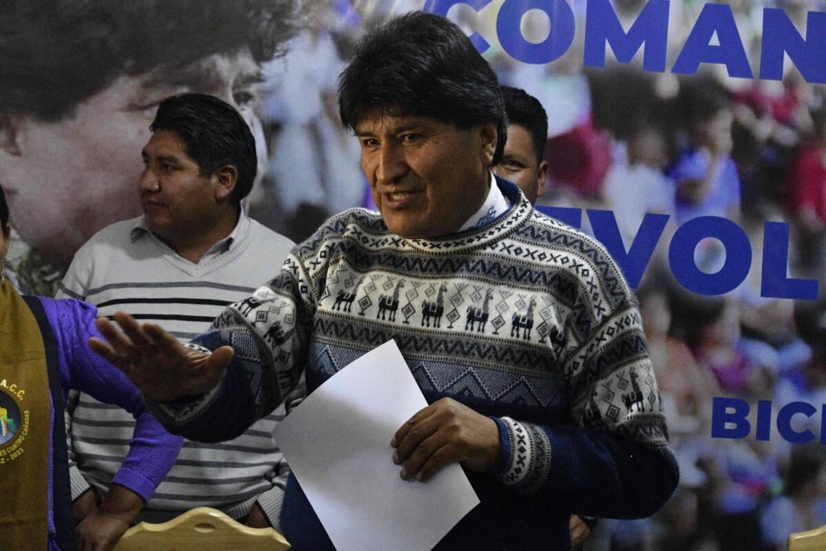 Bolívia: Polícia reprime apoiadores de Evo Morales em ato -