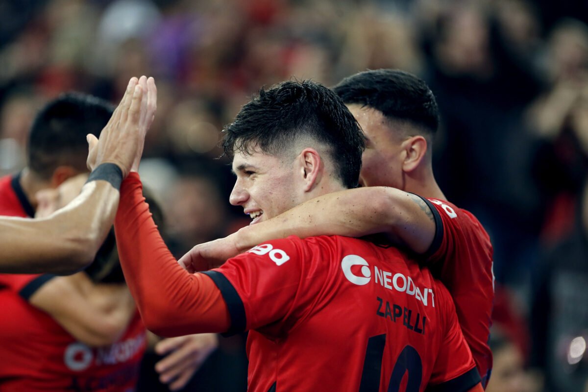 Com Leo Godoy, Athletico ultrapassa limite de estrangeiros no elenco