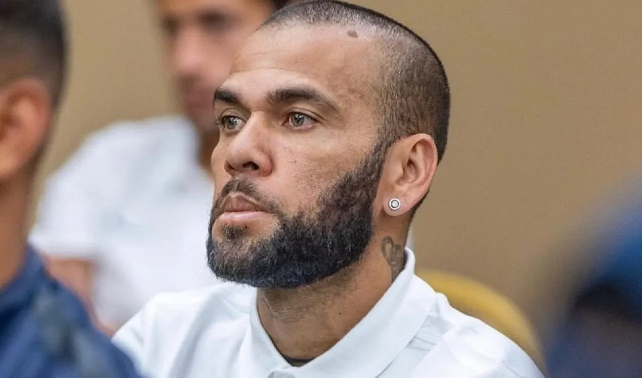 Daniel Alves muda versão e alega que estava bêbado