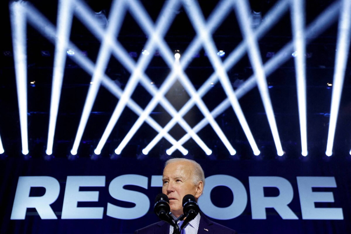 EUA: Biden quer que eleitor entenda perdas sob Trump -