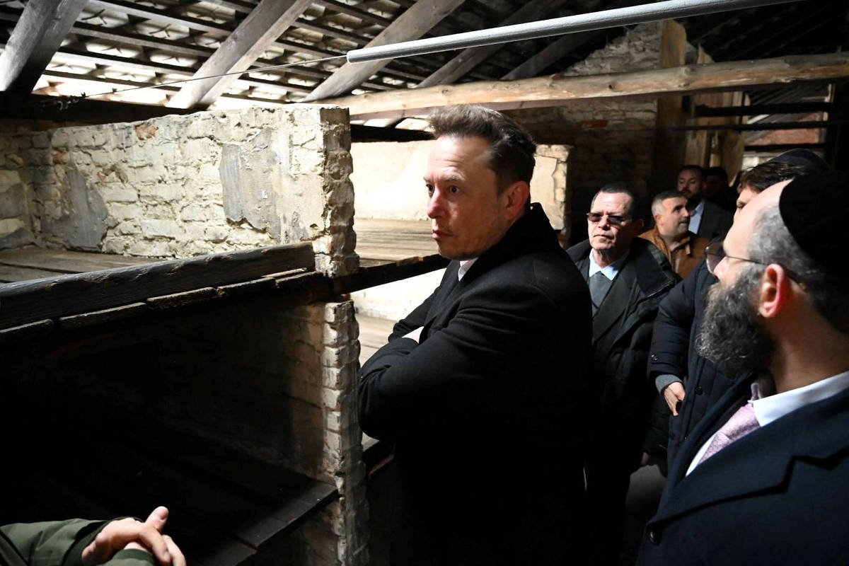 Elon Musk visita Auschwitz após crítica por antissemitismo - 22/01/2024