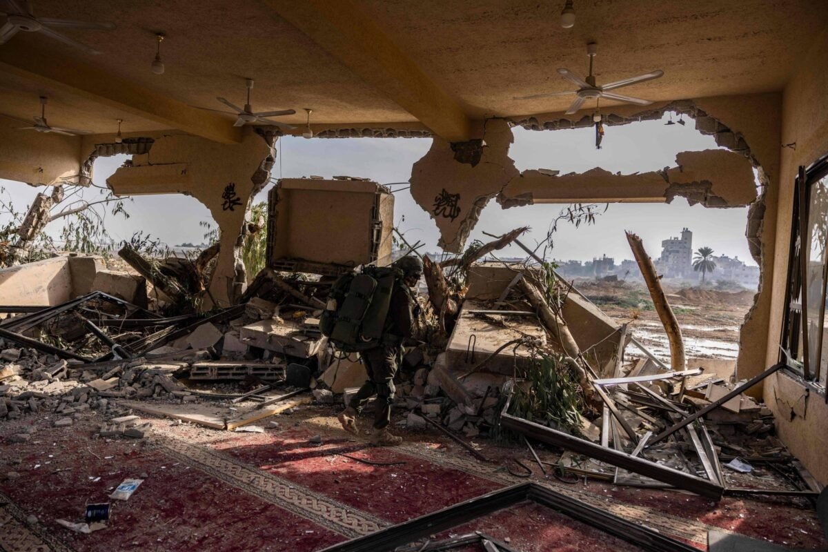Exército de Israel devasta Gaza buscando túneis do Hamas -