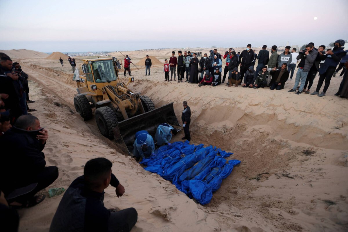 Familiares deixam mortos em Gaza sem velório e enterro -