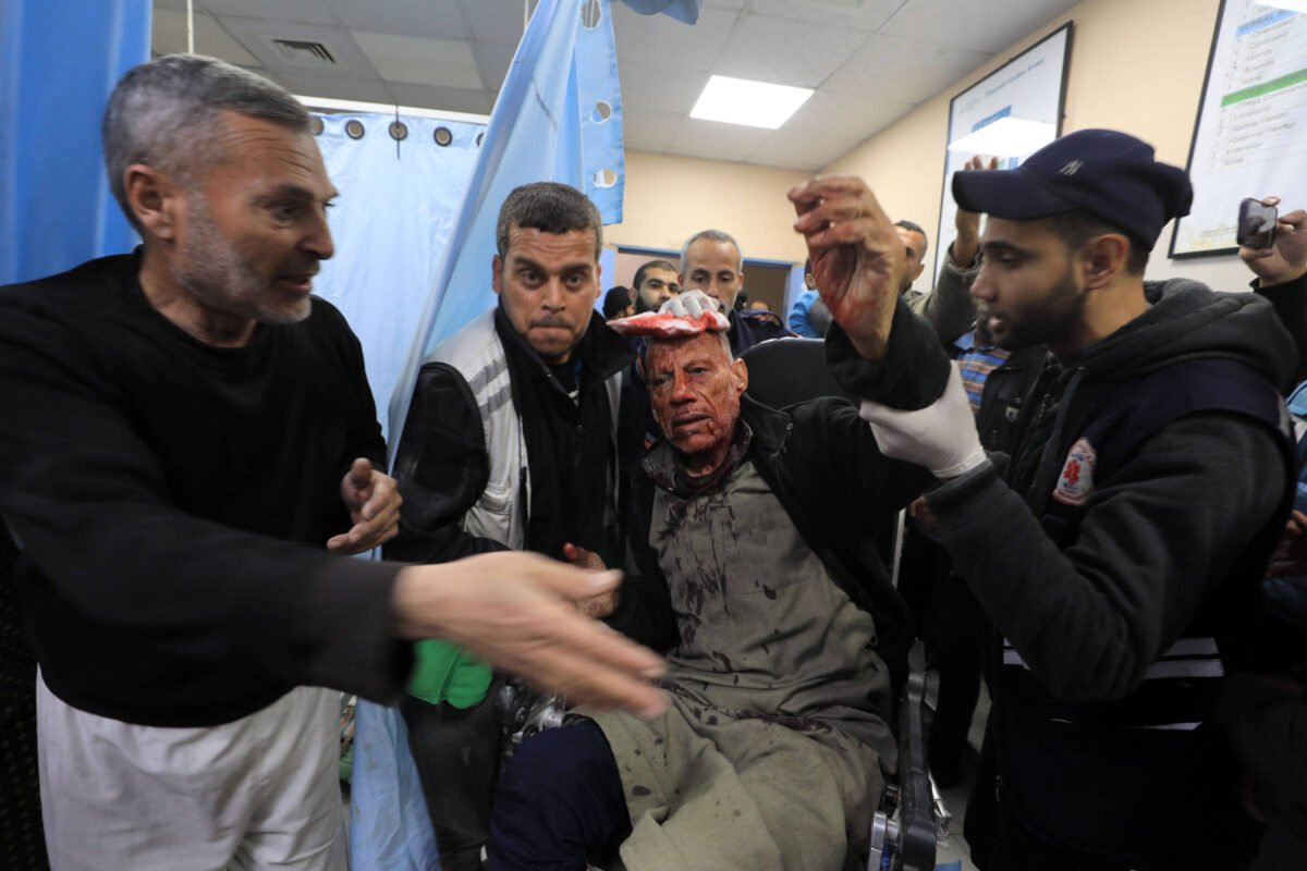 Gaza: Exército de Israel invade hospital em Khan Yunis -