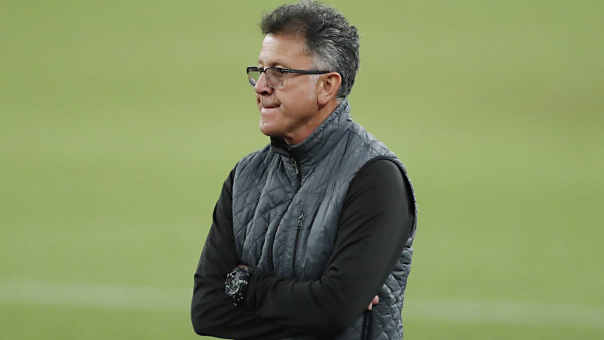 Há um treinador no Athletico, Juan Carlos Osorio